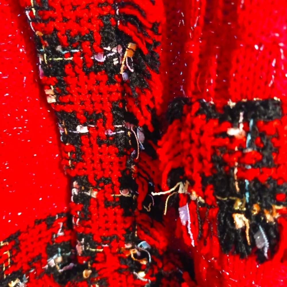 Classic red plaid sweater - Picture 3 of 6